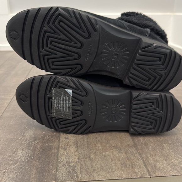 NWOT UGG Romely Heritage Lace-up Suede Boot, size 10 - Picture 8 of 12